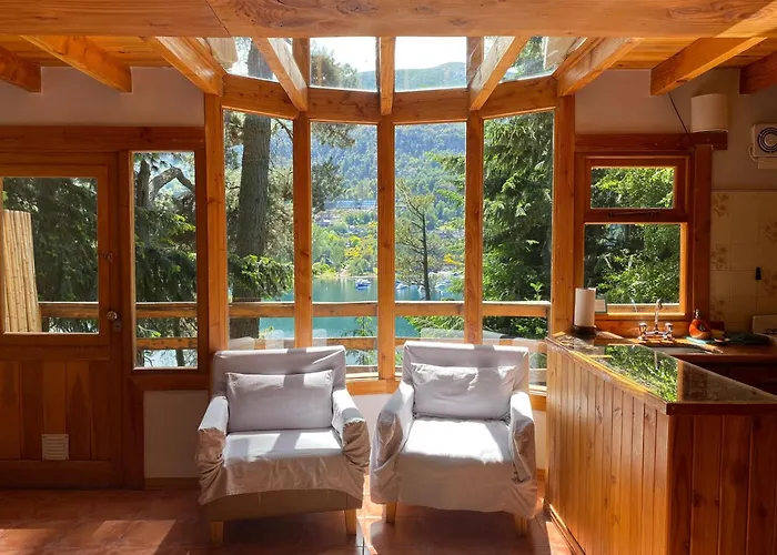 BOG Le Pommier - Cabañas con vista al Lago y piscina climatizada Villa La Angostura